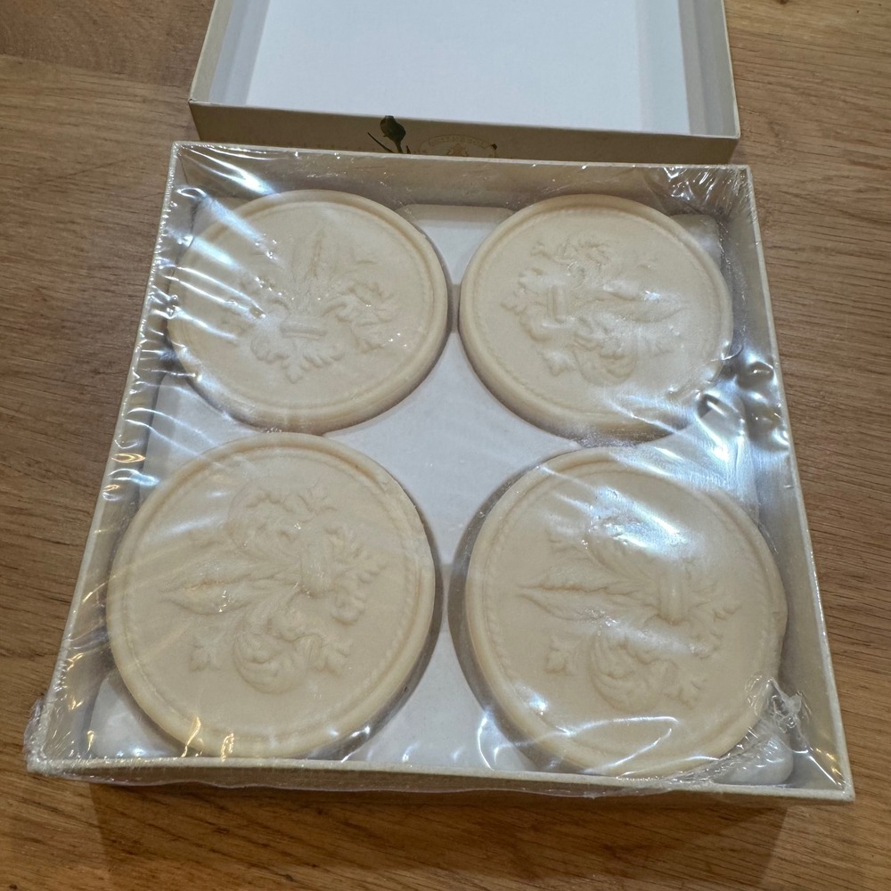 Saponificio Artigianale Fiorentino Italy Soap Set 4 Bars Florence Floral Box - Picture 3 of 9